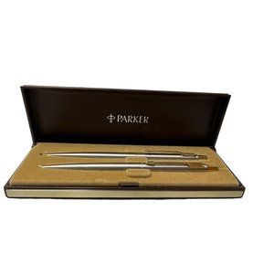 PARKER ARROW STAINLESS STEEL / GOLD TRIM BALLPOINT PEN & .5MM PENCIL ( 67772 )